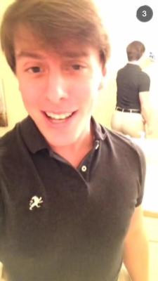 thatsthat24:  male-celebs-naked:  Thomas Sanders- Viner  I was told I was featured on a “naked celebs” blog, and I didn’t believe it. But here it is. I have officially arrived. 