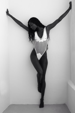 jaiking:  1beautybychoice:  ALIVE…  Jazzma Kendrick model  Follow me at http://jaiking.tumblr.com/ You’ll be glad you did.