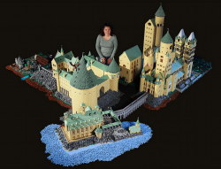 malljan:  &ldquo;This woman spent a year building a 400,000 piece Lego replica of Hogwarts&rdquo; http://imgur.com/gallery/398iC 