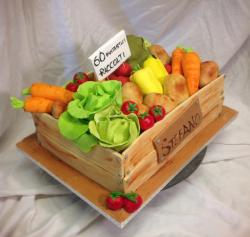cakedecoratingtopcakes:  Vegetables box by Alessandra …See the cake: http://cakesdecor.com/cakes/147323-vegetables-box