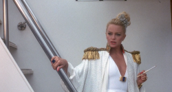 barebacktothefuture:  Goldie Hawn in “Overboard” is everything I want to be if I did drag 