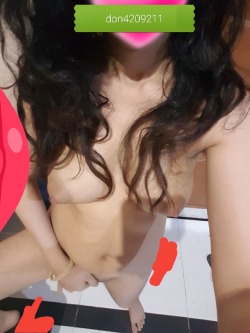 don4209211:  My hotgf showing off her body and masturbating for her Tumblr fans. Cum tributes to her pics encouraged in inbox. Let her know how horny she makes you.