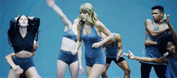 ildoctora:  bohemianswift:  This is like my favorite gif to ever exist.   ray pls im dying wallah im imagining a short cutey doing this in the club and everyone just staring at her.  😂😂😂