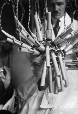 Hair perming apparatus, Germany, 1929.