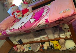 binkymouth:  Daddy made me a temporary changing table til my nursery/playroom is ready 😇 