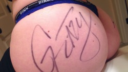 marilynmon-dro:  G-Eazy signed my booty