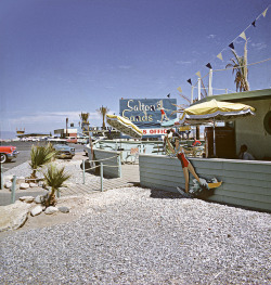 fuckyeahvintage-retro:Salton Sea, California c.1962 © George Mann