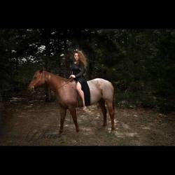 cathedlund:  Auburn haired duo… I am making a point next year to go on many horse adventures from Oklahoma to Virginia to Montana.  @lisawhitephotography #ranch #cathedlund #model #boudoir #fashion #redhead #oklahoma #horse #bareback #beauty #auburn