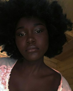 beauafrique:  I’m dark skinned and beautiful. No one can say anything to diminish the love that I have for my skin…. I think its down to people like us who have learned to love themselves to publicly express our appreciation and love for our own skin