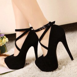 Omg so gorgeous! I&rsquo;m not a materialistic person but daymn #cute #shoes #sexy #black #highheels 