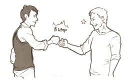 pax-etlux:  pax-etlux:  bros edited lol how do hands work  I CAN’T FRICKIN BELIEVE PEOPLE ARE STILL REBLOGGING THIS 