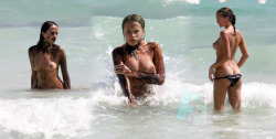 fakefamosasint:Alicia Vikander: Tomb Raider skinny dipping