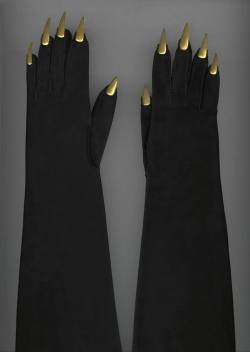 lukasvonincher:  Schiaparelli, evening gloves, 1936.