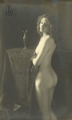 historicaerotica:Lehnert &amp; Landrock, Arabian female nude. Circa 1905
