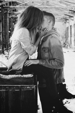 fcking-kissess:  coffee-cuddles:  sex / love / romance blog  my blog will make you horny (;