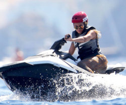 thelegendarybender:  So I know that one pic of Beyoncé on the jet ski with a designer dress has been going around for a bit but I feel like we need to address this one from a different angle. It looks like she’s in a badass spy movie chase scene and