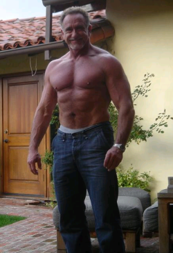 seniormusclelover:  This muscle daddy is so hot - makes me weak in the knees.. Woof. Does anyone know his name? 