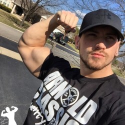 alphadom4cashfags:  Who wants a punch to the gut?