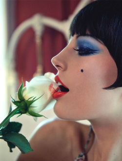 whataboutbobbed:  Elisabeth Erm as Liza Minnelli as Sally Bowles, by Sofia Sanchez and Mauro Mongiello for the August issue of Numero magazine [hat tip to D.O.E.] 
