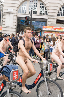 wnbrboys:  London 2015Source: Martin Pendreyhttps://www.flickr.com/photos/martinpendry/sets/72157654501396992Submit your own WNBR pictures http://wnbrboys.tumblr.com/submit