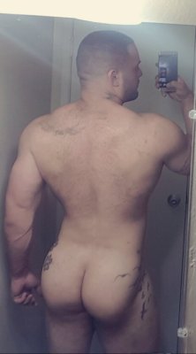 beefybutts:  A new porn star is born.  Julian Knowles with @titanmenxxx 