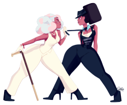 weirdlyprecious:  Garnet vs Garnetepic dance battle of history I was going through old stuff and found my Britney Spears CDs… so Yeah. This happened. Also, with this drawing I announce that I have to make a mini-Hiatus and won’t be posting none of