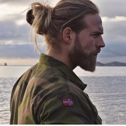 long-haired-men:Lasse Matberg Nordic god.