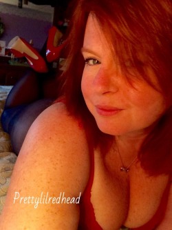 a-cunning-linguist-13:  Another submission for your Red Hot Friday theme @a-cunning-linguist-13… fire engine red shoes and bra…. and of course the hair 😏😘  💋Red  It’s the beautiful @prettylilredhead…thank you so much for playing Red Hot