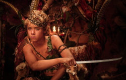 therapeuticsweets:  Jeremy Sumpter played Peter in the 2003 movie Peter Pan …. he just gets sexier and sexier *drooling 