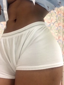 ithotyouknew:  gothfunds:  These hospital drawls are COMFY!  YAS at the hospital thotery