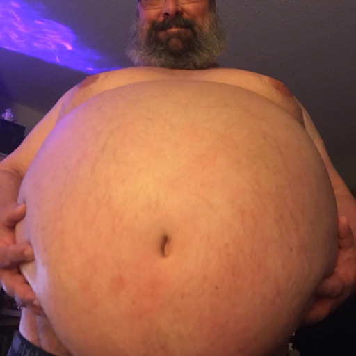 beergutbear:fatdads:Never challenge dad to a beer drinking contest. The only prize you&rsquo;ll win is a massive hangover the next day. Dad&rsquo;s been building that beer belly for four decades now. It takes a ton to fill him up, even more so to get