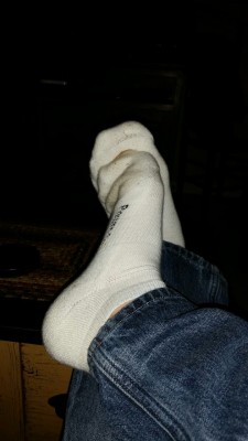 jessecboling:  Today’s sweaty socks. Gold toe power socks ;) 