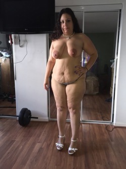 chubbychaser420: submissivepawgwife:  How do my tits and ass look? Would you use me and fuck me?  Omfg I want this woman   Sexy as fuck 