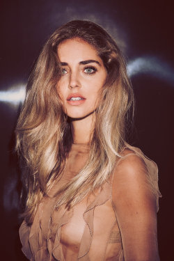 therubyrussian:  Chiara Ferragni by Guy Aroch for Vogue Mexico via Jed Root