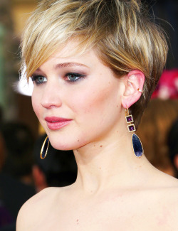 jenniferlawrencedaily:  Jennifer Lawrence at the 20th Annual Screen Actors Guild Awards. 