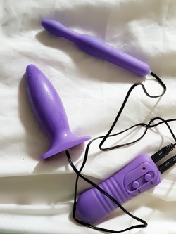 hisreadher:This thingy is called “My First Anal Explorer Kit with Vibrating Butt Plug and Pleaser in Purple” lol