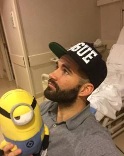beardburnme:  “Mi nuevo compañero de cama 😍 gracias @ginuribe ❤️❤️ #beard #barcelona #follow #minions #fun #bi #pictureoftheday #s4s #sick #selfie #spain #love #kik #instagram” by @khristianboss on Instagram http://ift.tt/1m4lkUq