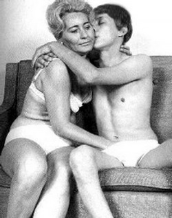 nacktermann1972:  Mutter und Sohn Mother and son 