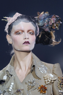    John Galliano at Paris Fashion Week Spring 2010 This is so perfect, I can&rsquo;t even process it.   