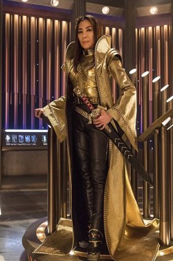 costumeloverz71:  Emperor Georgiou/Captain Phillipa Georgiou (Michelle Yeoh) Golden armor.. Star Trek: Discovery (2017-)… Costumes by Gersha Phillips..  