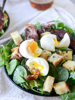 gastrogirl:  baby kale breakfast salad.
