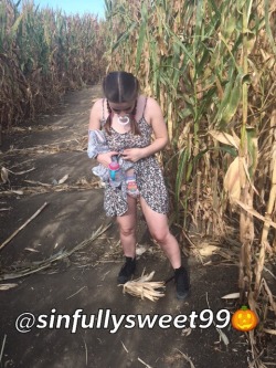 sinfullysweet99: Peek-A-boo-Pull-up!   I went to the record breaking corn maze (of 2014)!!! I had so much fun, I go every year but this was my first year going as little me! Brownie 
