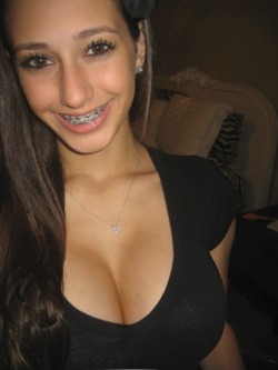 hot-latina-girls:  What this Latina girl can do with her braces on? Find out now…