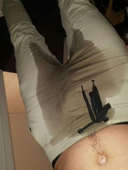 loserpeeboy:More from my night of wetting around the house, videos to come :)