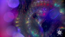 ✨ @heff_fox ✨ http://acp3d.com . . . .  #model #portrait #glitter #fractalfilters #bokeh #psychedelic #glow