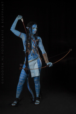 nerdybodypaint:  Bodypaint Avatar Neytiri by Shooten
