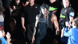 Roman adjusting himself! Not even trying to hide it from the fans! (X)