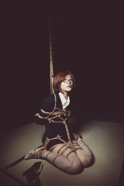 evilthell:  My rope and photo, more at http://evilthell.com 