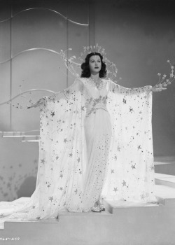 tcm:  Remembering Hedy Lamarr on her birthday, here in ZIEGFELD GIRL (‘41)  Hello starlight!