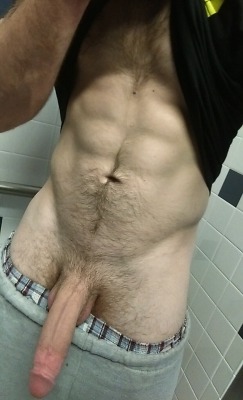 cuthighandtightgrower:  CUTHIGHANDTIGHTGROWER-FOR OVER 3000000 POSTS OF-CUT DICKS-GOOD LOOKS-MUSCLES